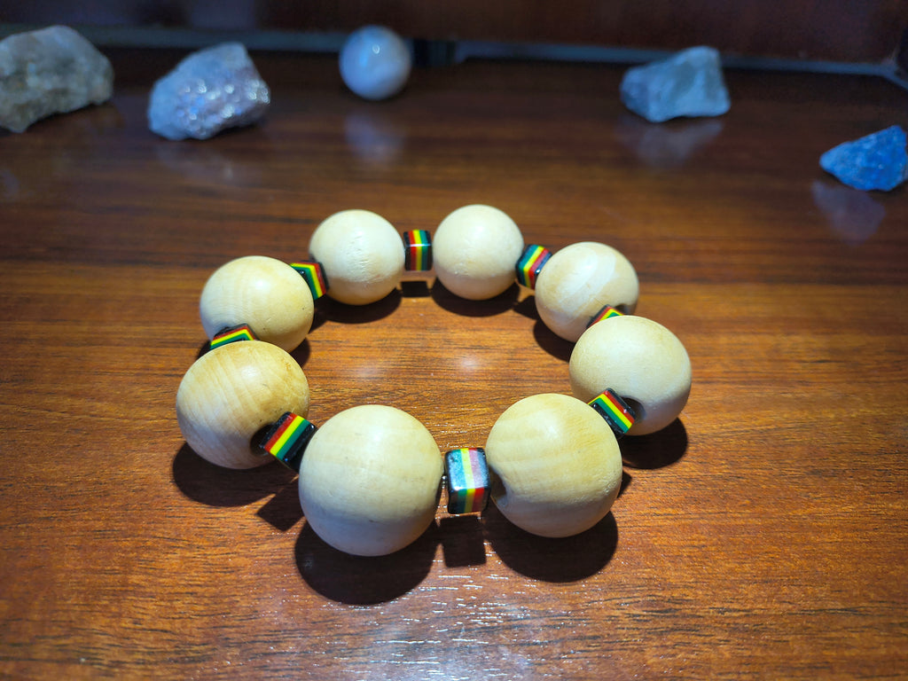 Wood bracelet with rasta beads