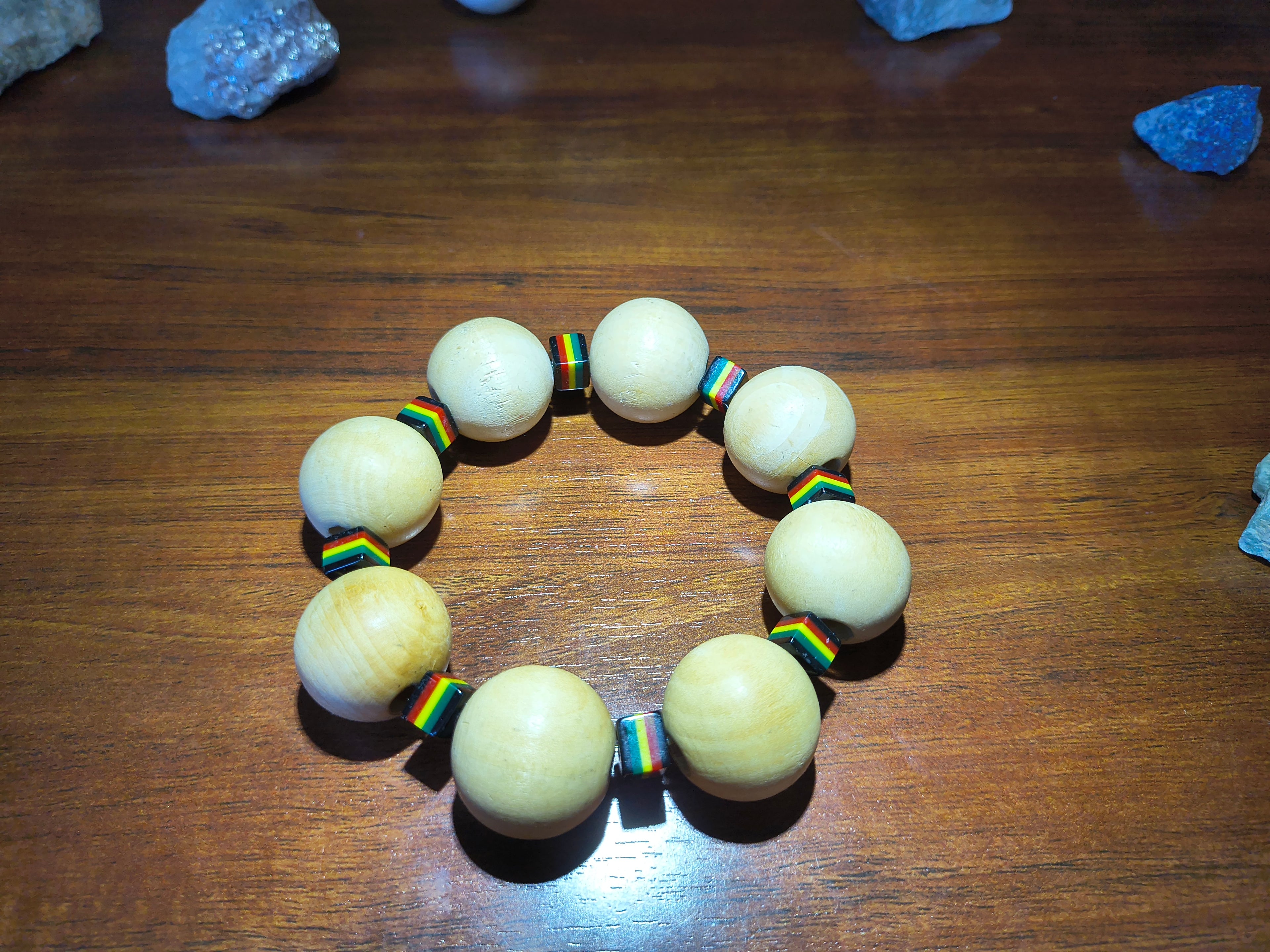 Wood bracelet with rasta beads