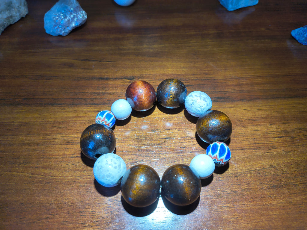 Dark and white wood bead bracelet