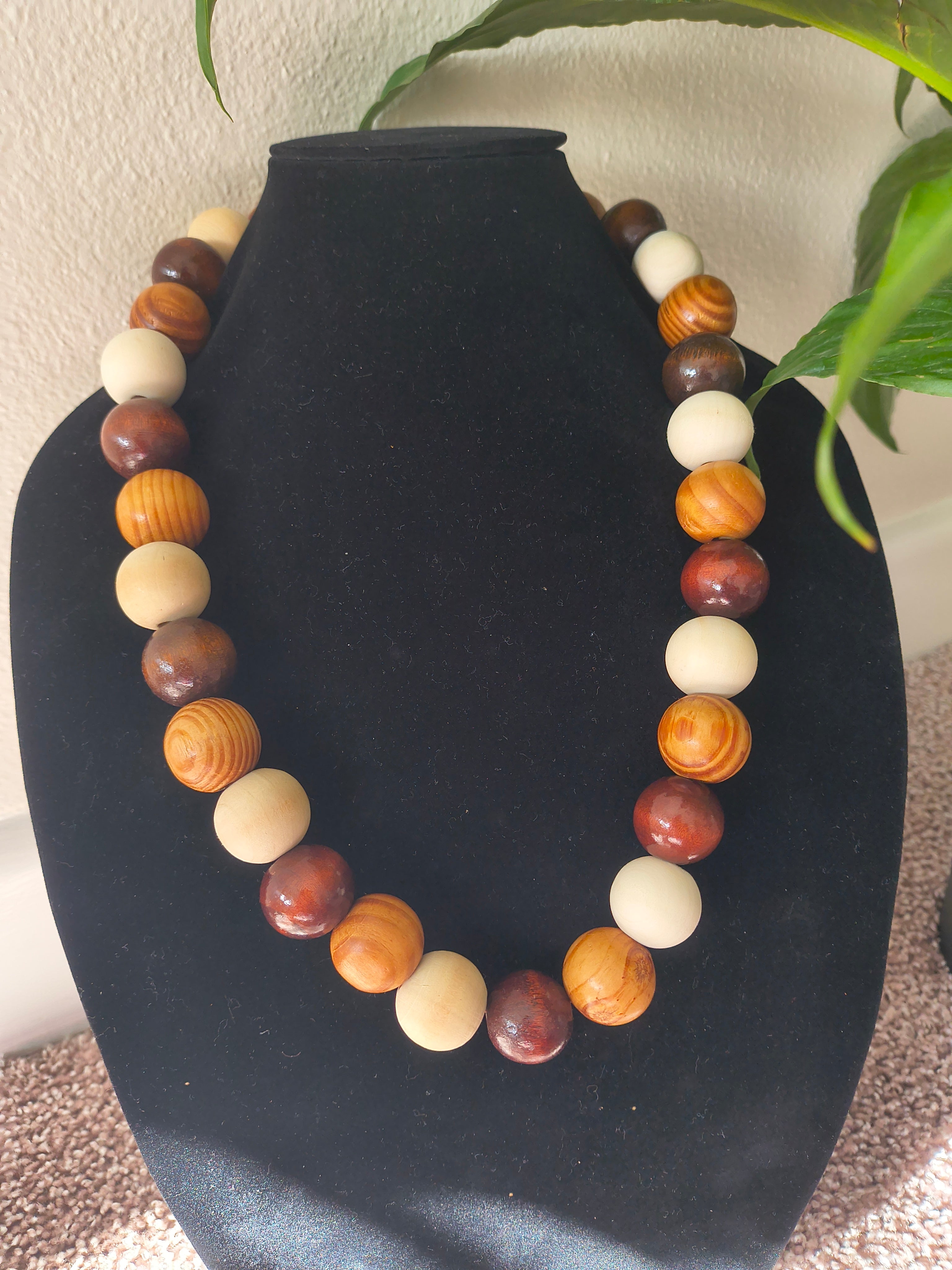 Dark brown, light brown and white wooden bead neckalce